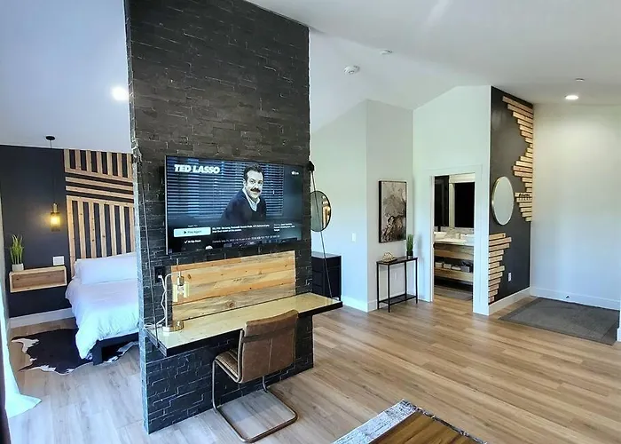 Mountain Escape, W/fireplace! *
